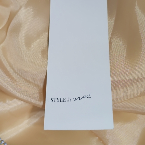 Ashley By 26 International M Gold Vinyl Jacket NWT - Picture 5 of 6